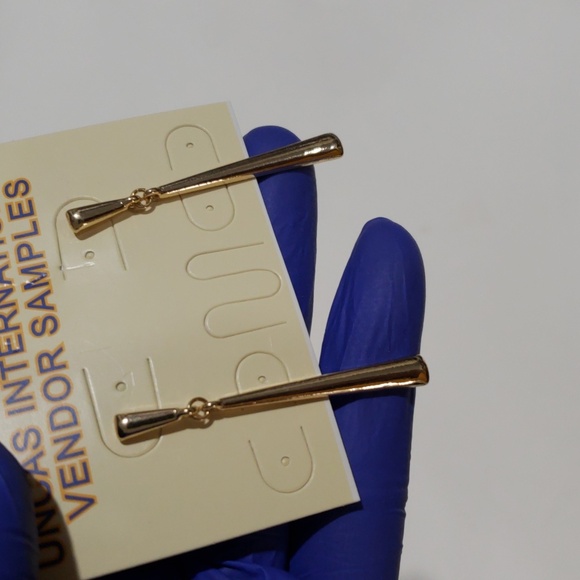 Gold Teardrop Dangle Earrings – Elegant Swing Design Women's Fashion Jewelry - Picture 10 of 10